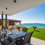 Apartment Luxury Sea