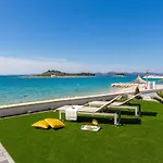Luxury Sea Apartment *