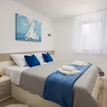 Luxury Sea Apartment *