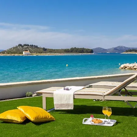 Luxury Sea *
